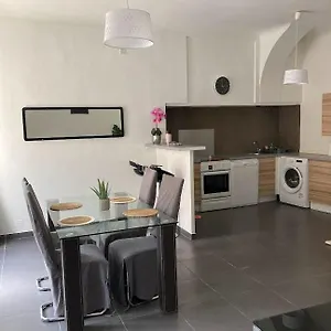 Apartment Bienvenue Chez Shiva, Chateauneuf-du-Pape